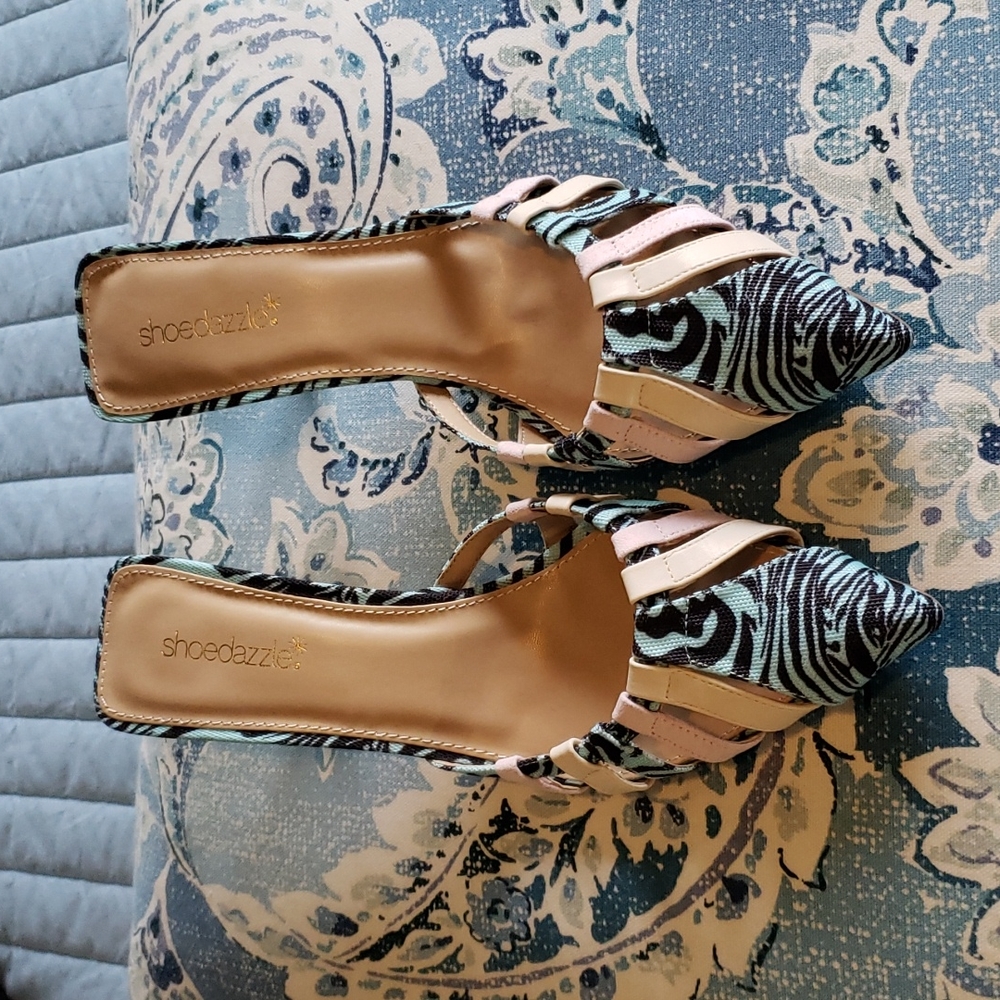 Kitten heeled mukes
